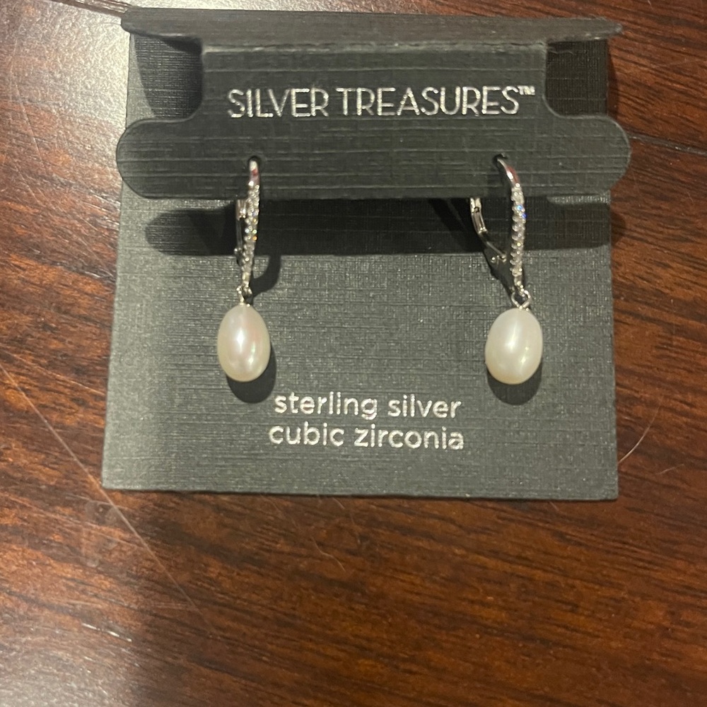 NWT Brand new, never worn Sterling  Silver Cubic Zirconia Earrings w/ Pearls